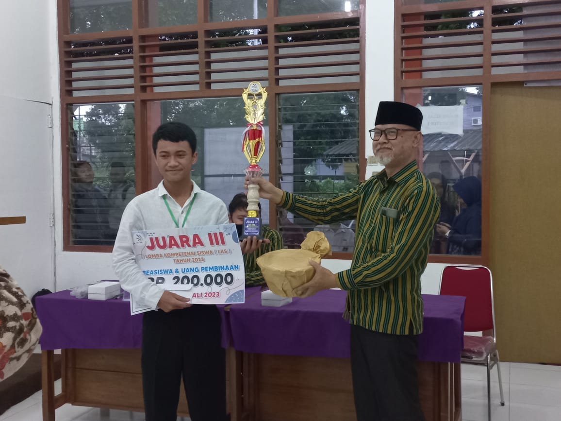 Membanggakan! Fauzi Risky Baktiar (XII TKJ 1) Raih Juara 3 LKS Tingkat Kabupaten Boyolali 2023