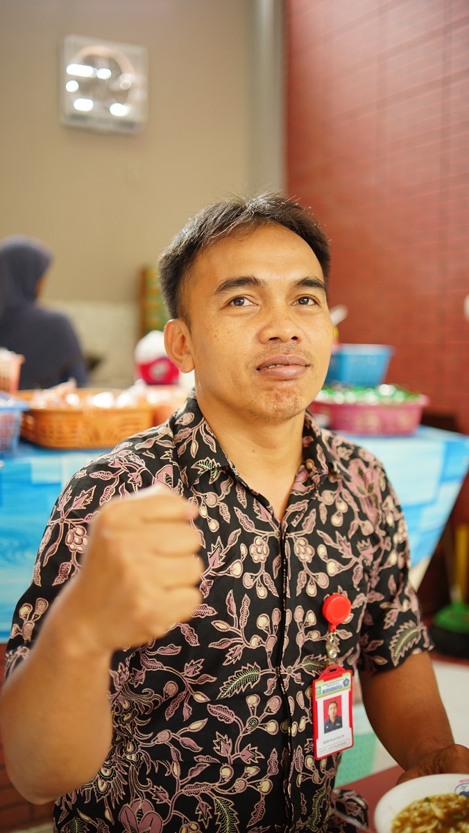 Budi Waluyo, S.T